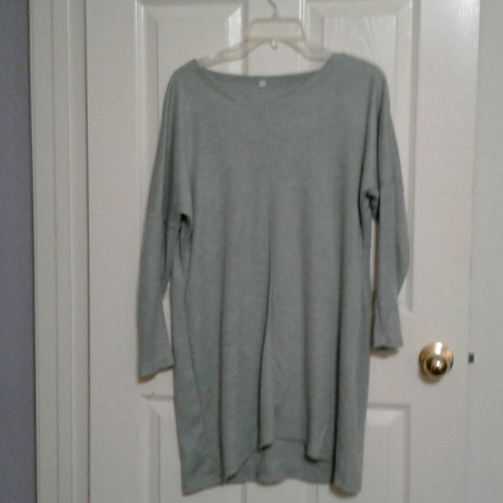 Grayish green tunic.  NWOT  Lg